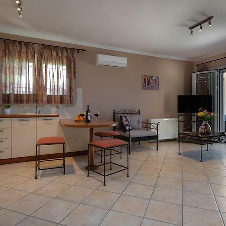 Sapfo Apartment Tsiliví Eksteriør bilde